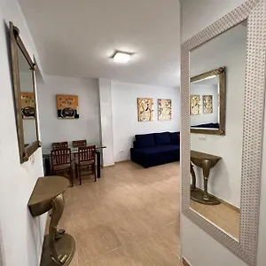 Apartment Centro - Beautiful , Newly Renovated 2 Bedroom, Torremolinos